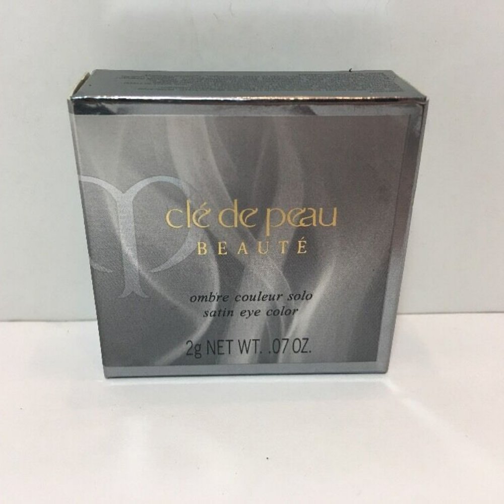 CLE DE PEAU - BEAUTE - SATIN EYE COLOR - 117 - BRUSH - .07 OZ - NEW AND BOXED - Picture 4 of 4